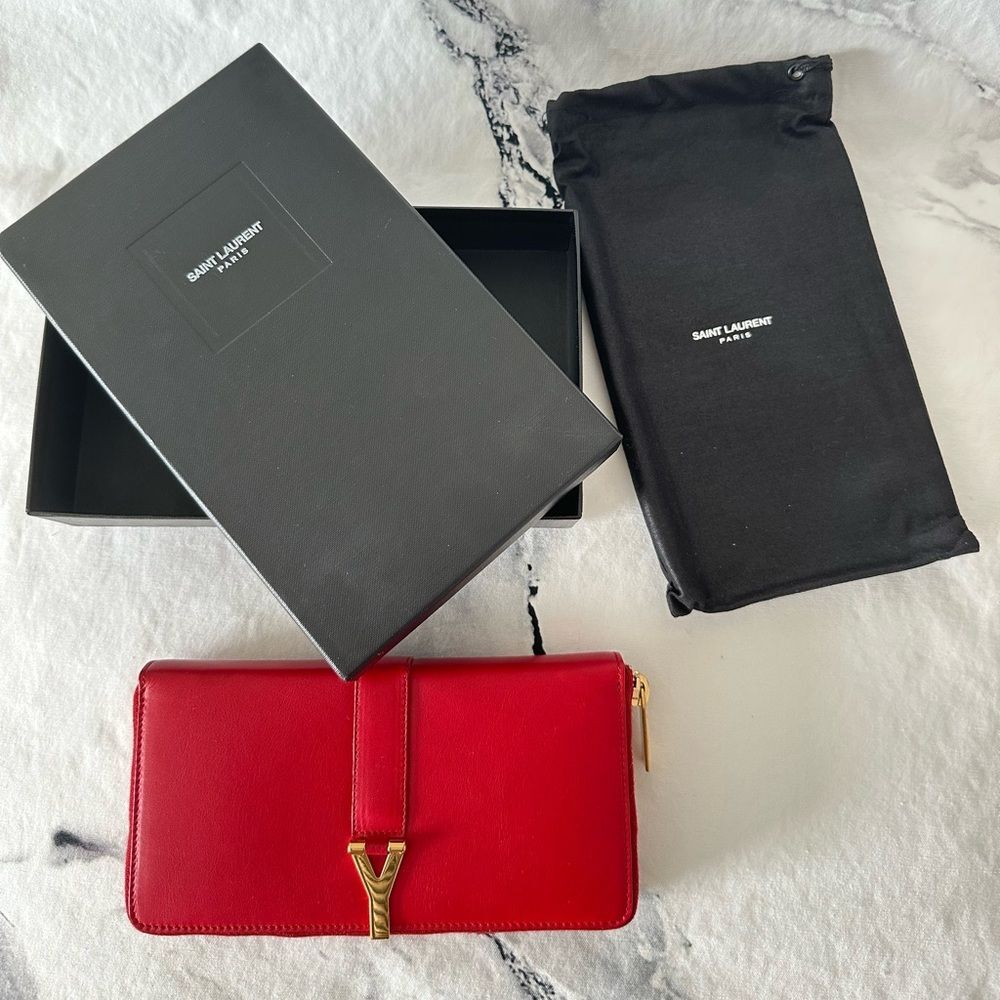 NIB YSL Yves Saint Laurent Women's Y Line Full Zip Wallet Red